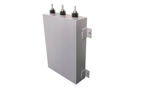 電容器的電容量一般是多少？可能與什么有關(guān)？